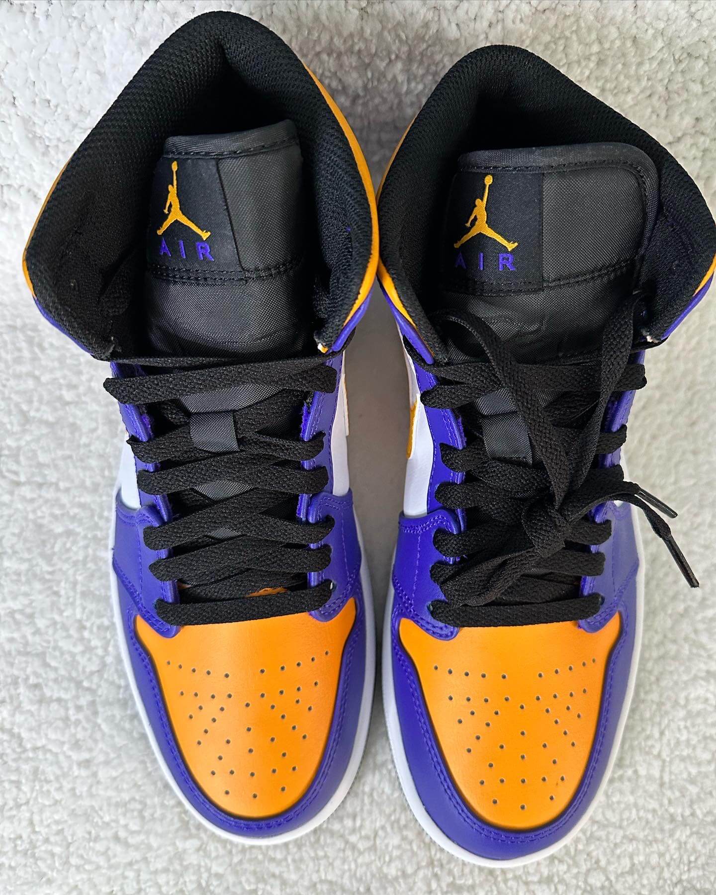 Sneakers Nike Air Jordan 1 Mid Lakers. Talla 26 cms
