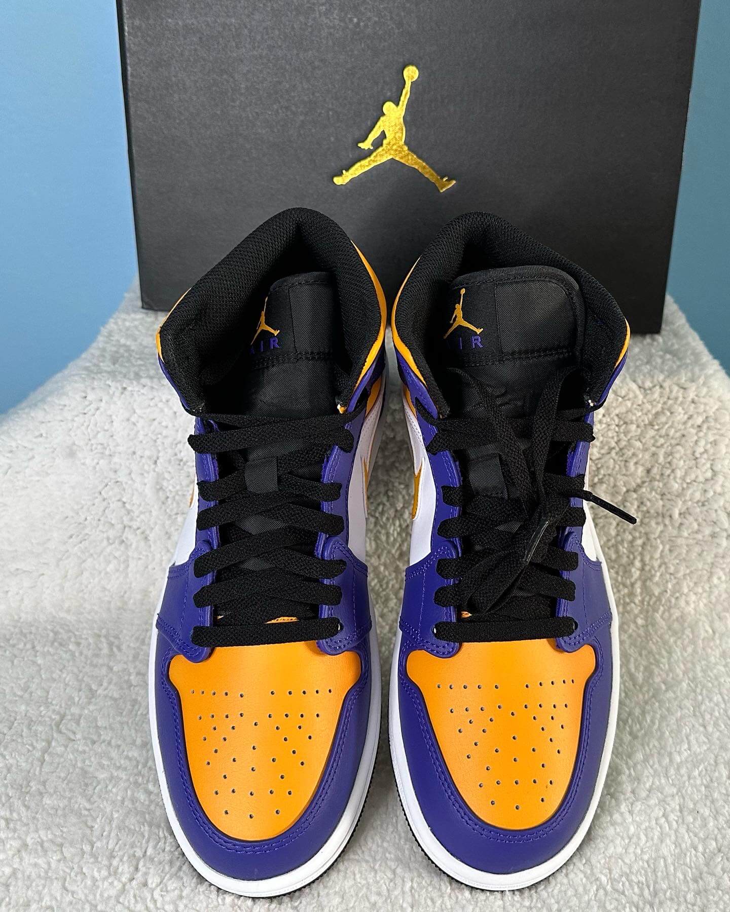 Sneakers Nike Air Jordan 1 Mid Lakers. Talla 26 cms