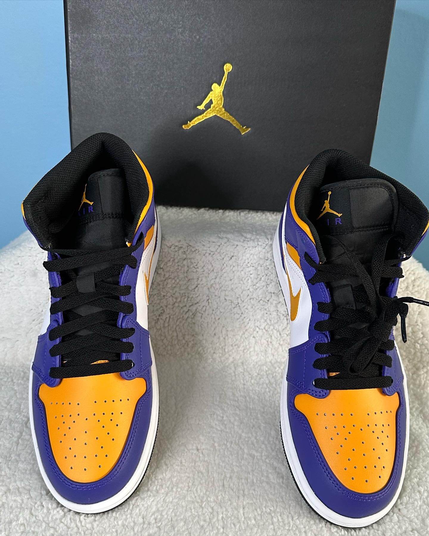 Sneakers Nike Air Jordan 1 Mid Lakers. Talla 26 cms