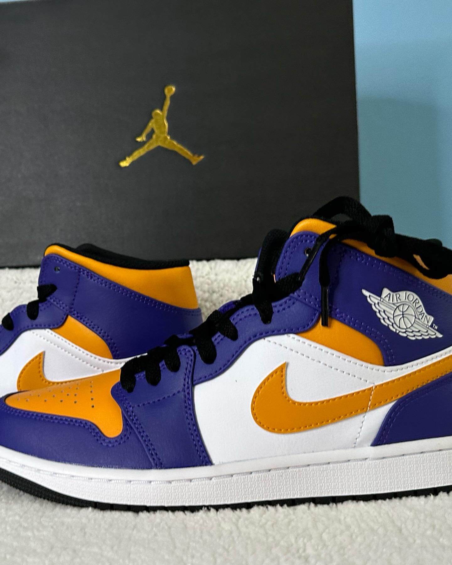 Sneakers Nike Air Jordan 1 Mid Lakers. Talla 26 cms