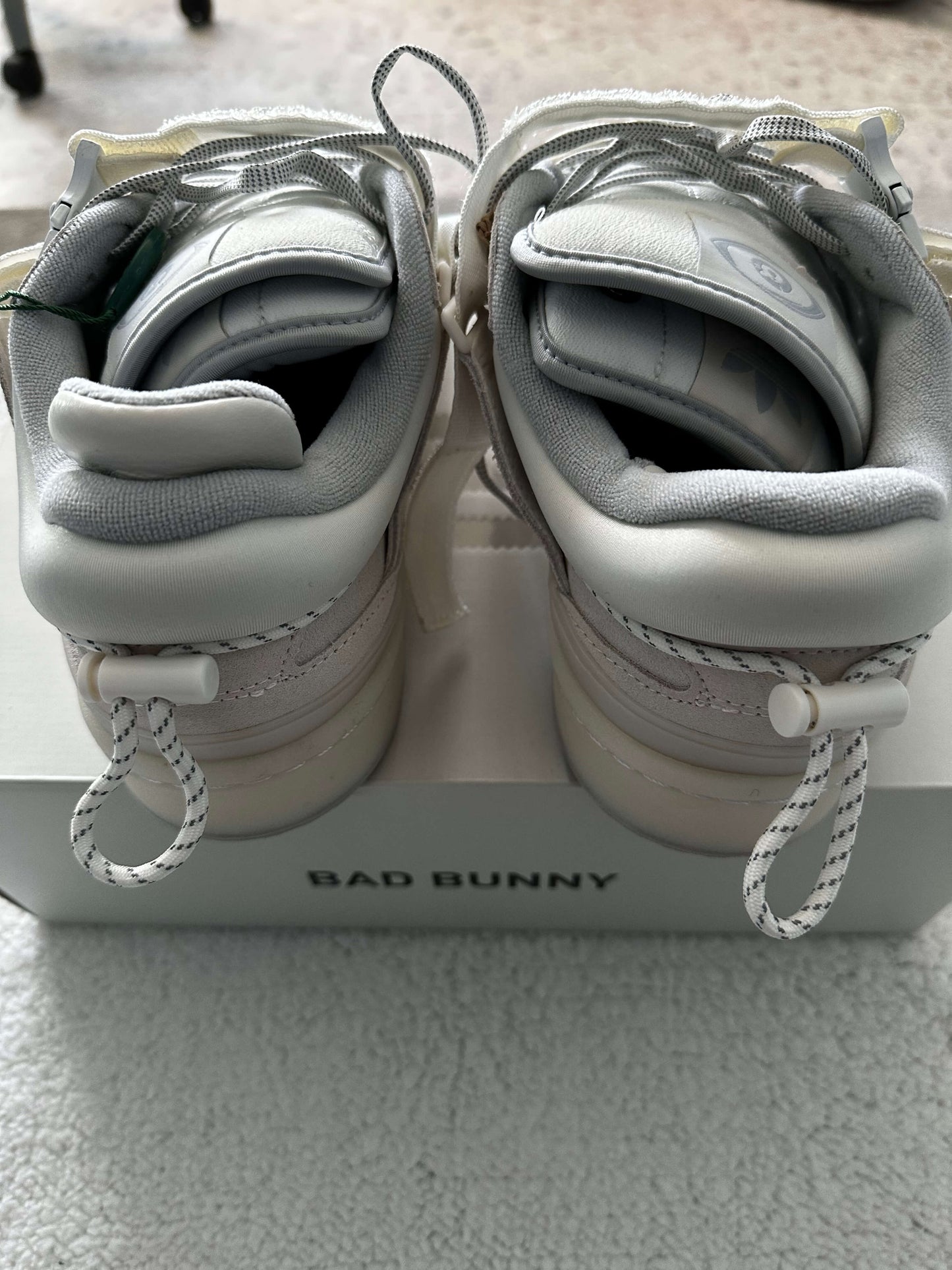 Sneakers Adidas Forum Bad Bunny Gris. Talla 26 cms