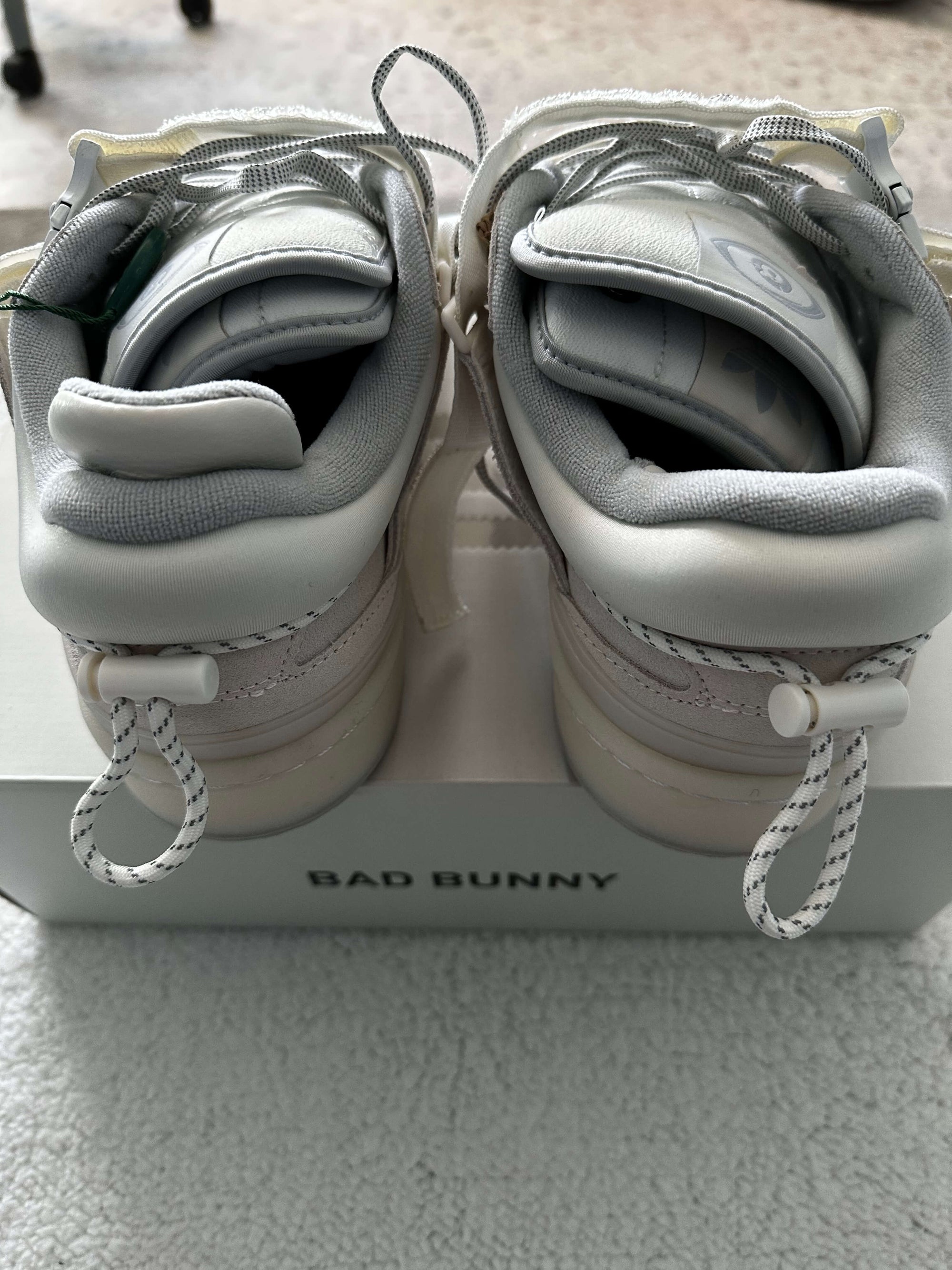 Sneakers Adidas Forum Bad Bunny Gris.