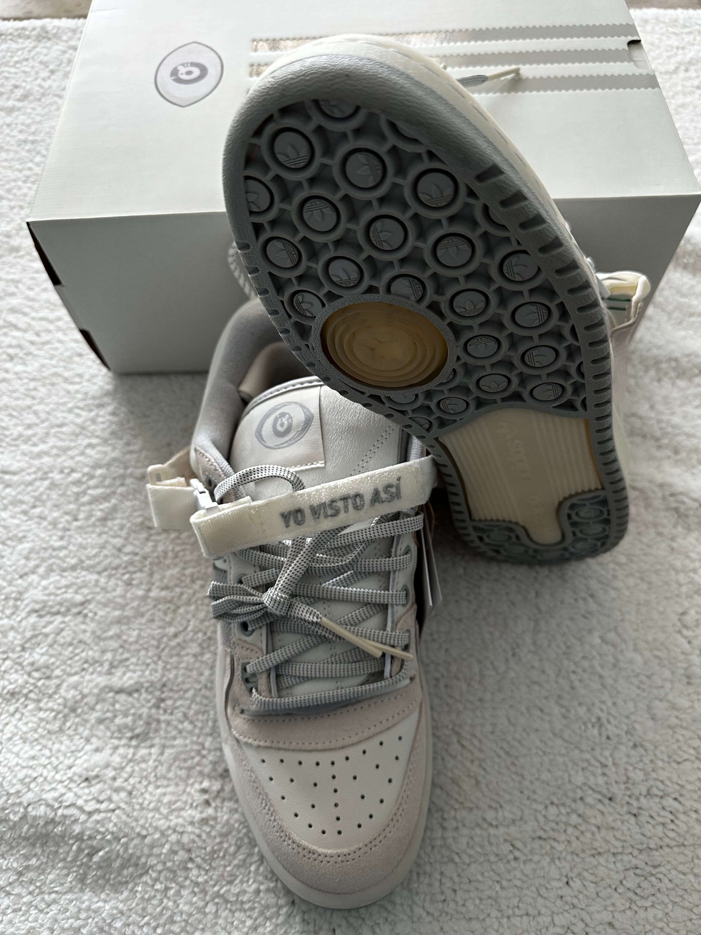 Sneakers Adidas Forum Bad Bunny Gris. Talla 26 cms
