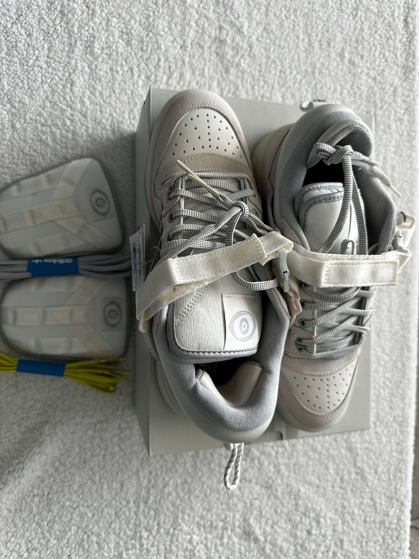 Sneakers Adidas Forum Bad Bunny Gris. Talla 26 cms