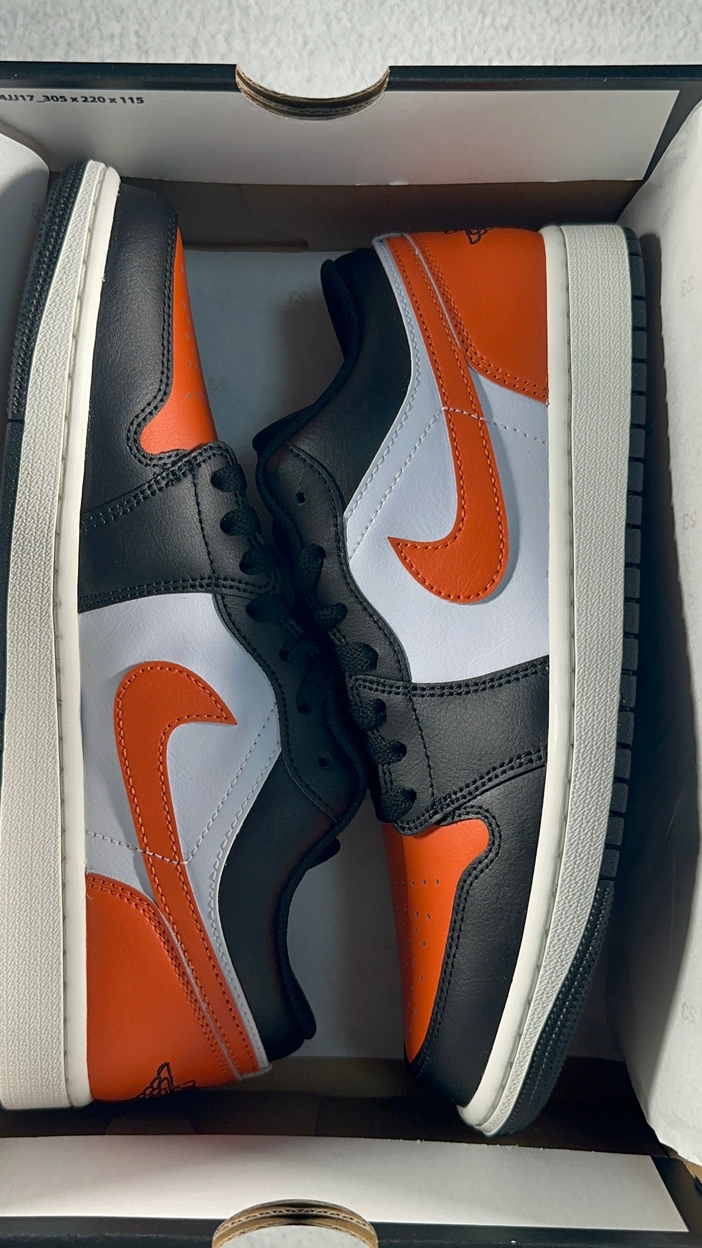 Nike Air Jordan 1 Mid. Talla 27 cms