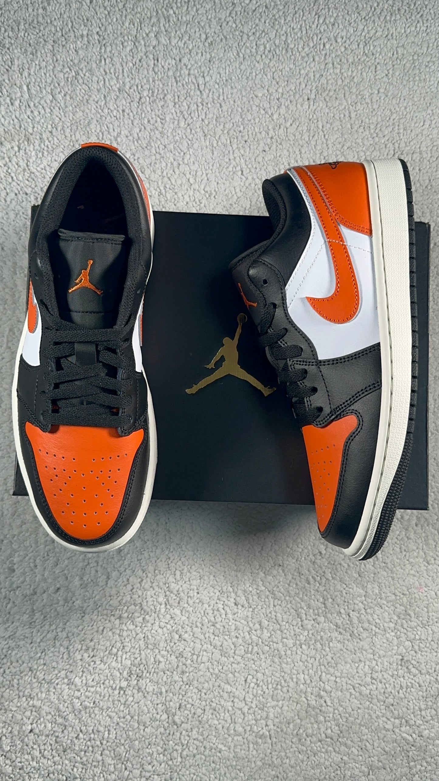 Nike Air Jordan 1 Mid. Talla 27 cms