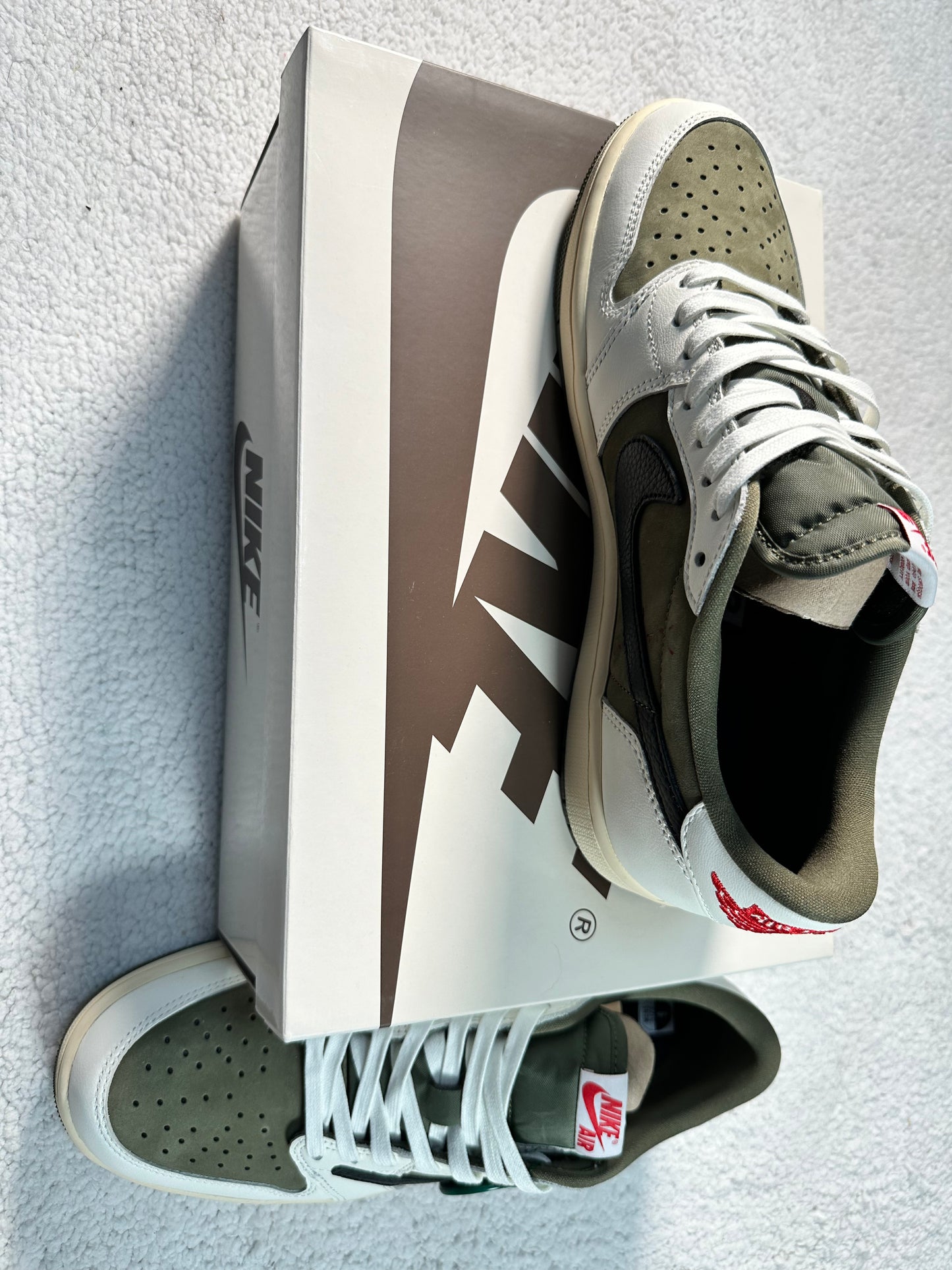 Nike Air Jordan 1 Low Medium Olive. Talla 27 cms