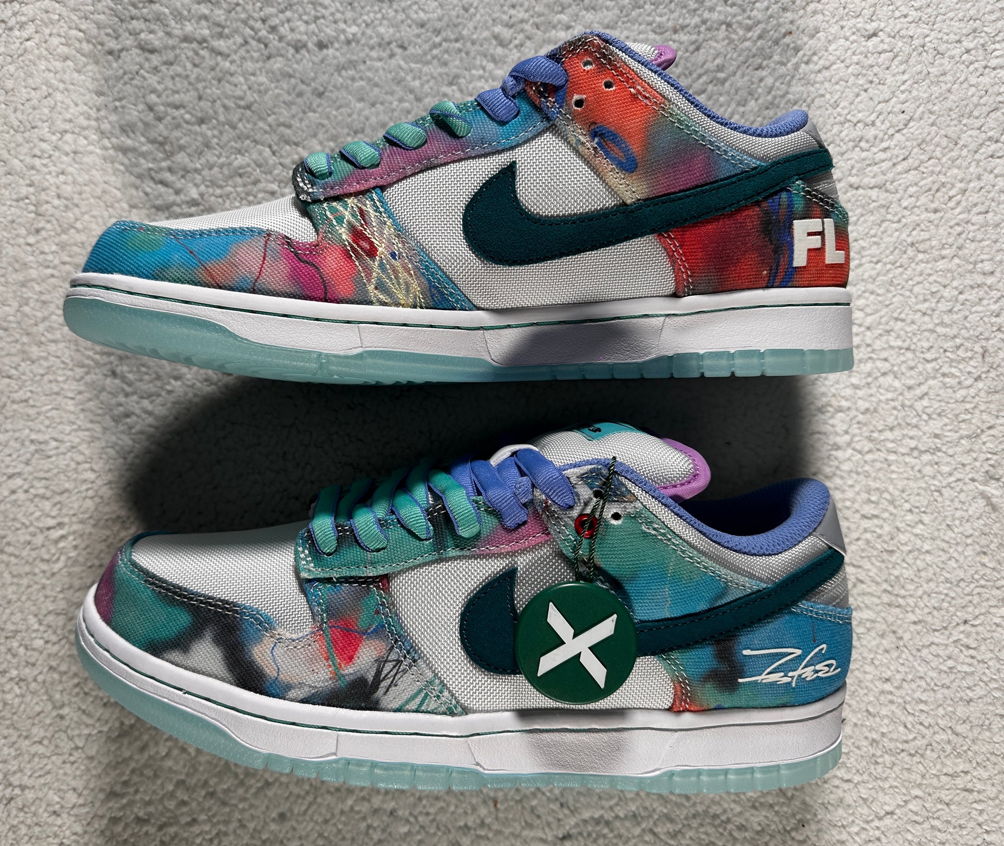 Nike SB Dunk Low x Futura Laboratories
White and Geode Teal. Talla 27 centímetros