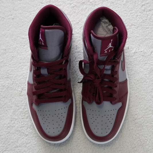 Sneakers Nike Air Jordan 1 Mid Rojo Cereza. Talla 26 cms