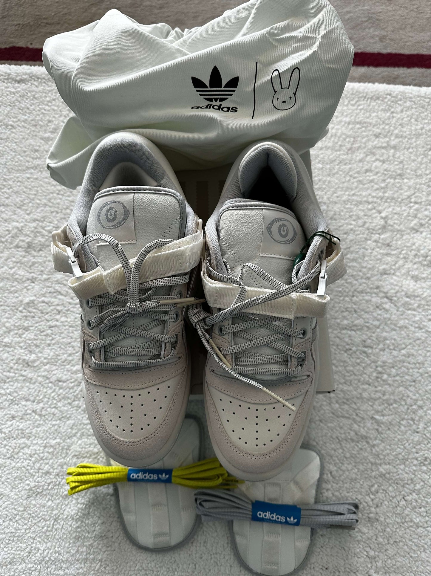 Sneakers Adidas Forum Bad Bunny Gris. Talla 26 cms