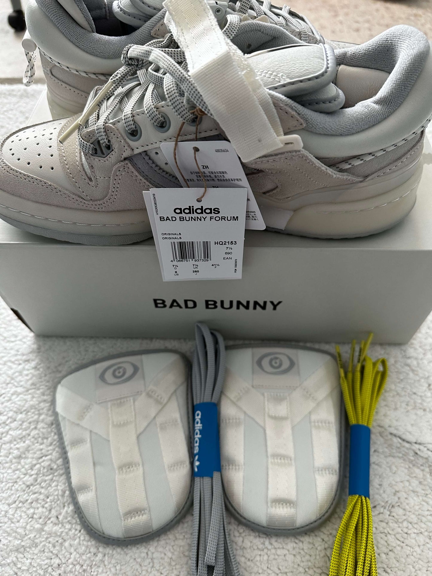 Sneakers Adidas Forum Bad Bunny Gris. Talla 26 cms
